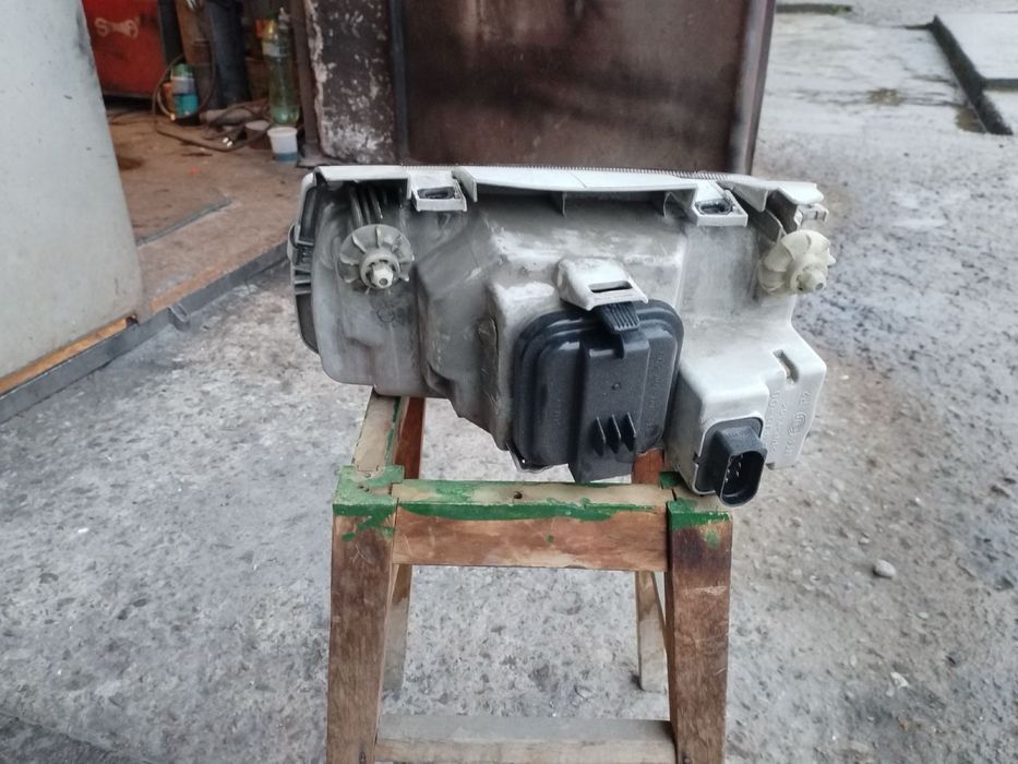 Десен фар за VW Polo, Polo Classic 97-2001 година