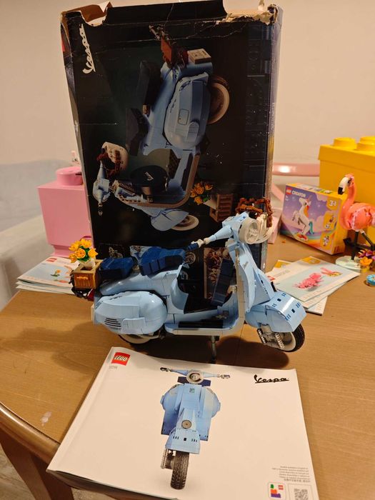 Продавам голям комплект от лего, с книжките, кутиите, LEGO