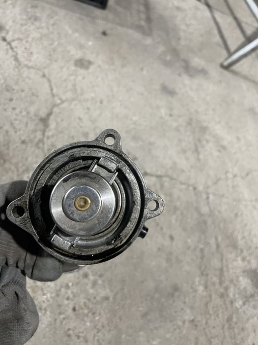 Термостат за Мерцедес Ml420 Gl420 S420 306к.с