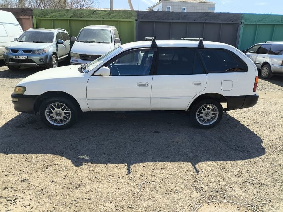 Продам машину Тойота каролла