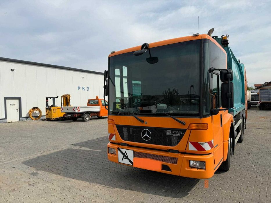 Autoutilitara Gunoiera Mercedes Econic 2633 (410)