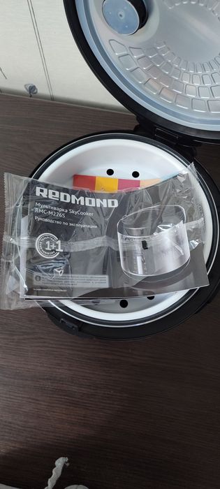 Продам мультиварку REDMOND