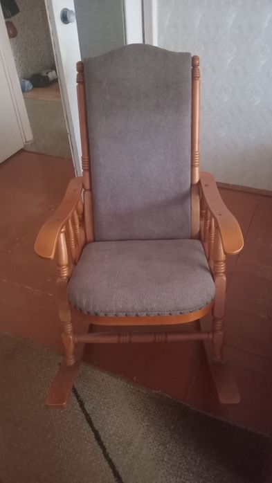 Продам кресло-качалку