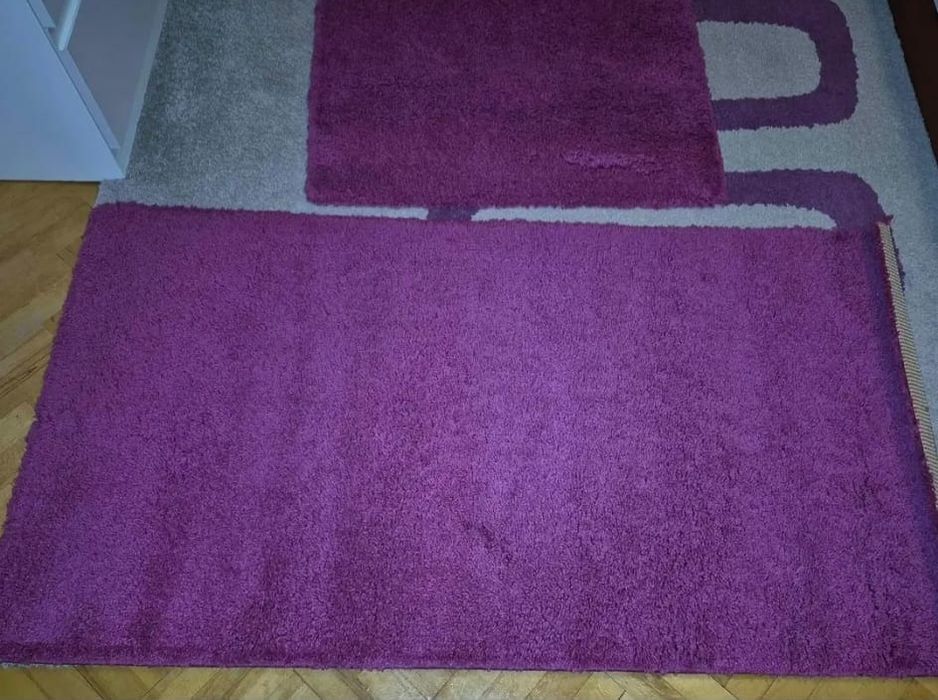 Carpete mov in stare foarte buna(80x150cm)