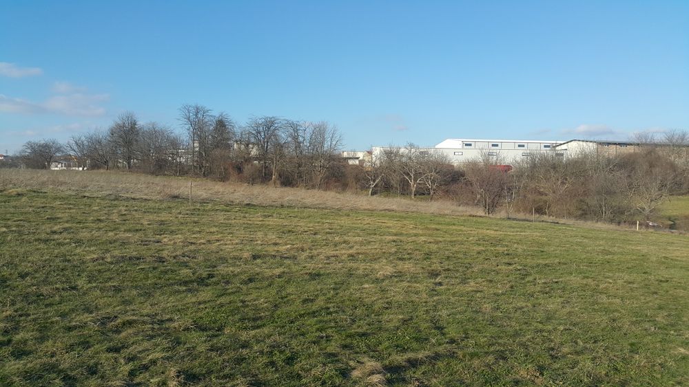 Парцел 2500 кв. м. Между с. Беляковец и В. Търново.