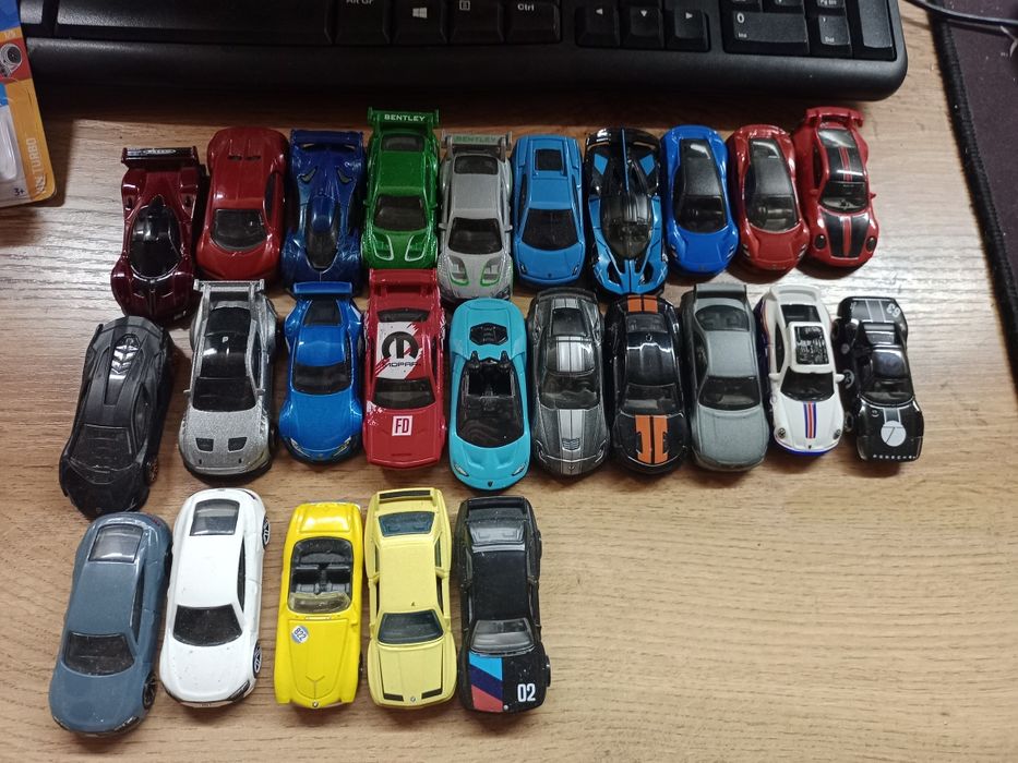 Коллекционные машинки Hot wheels