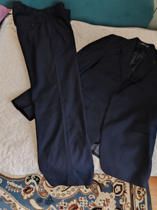 Костюм шалбарымен сатылады.