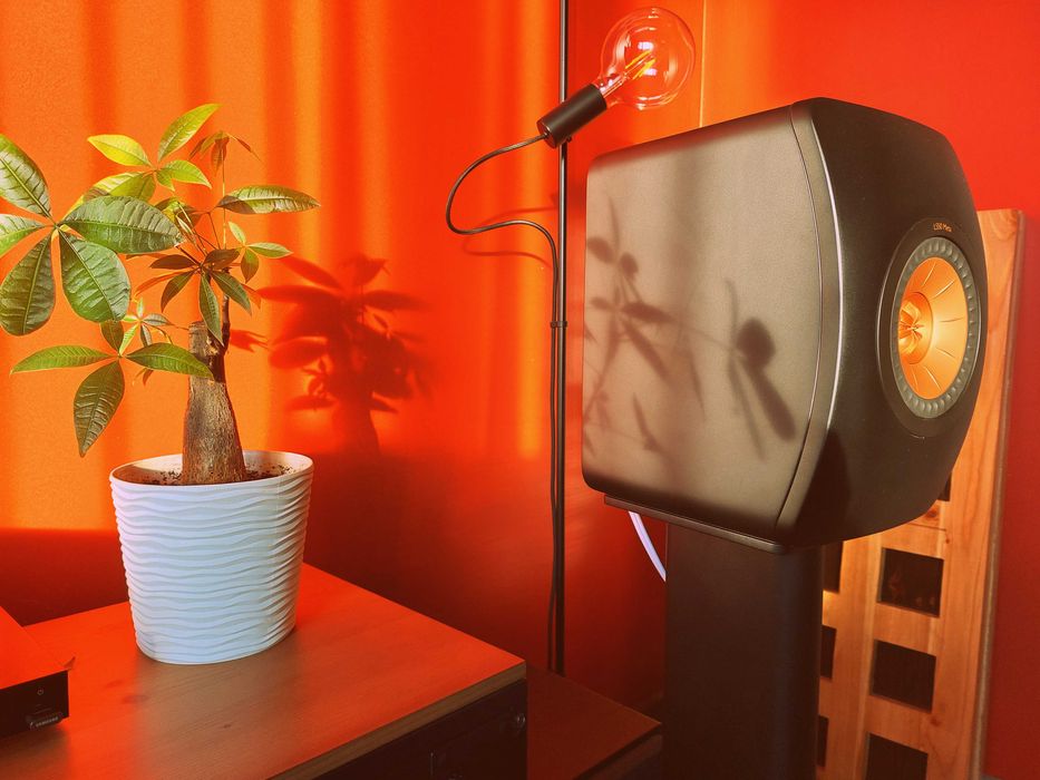 Продавам KEF LS50 Meta