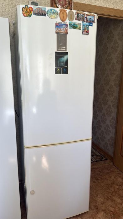 Холодильник Samsung