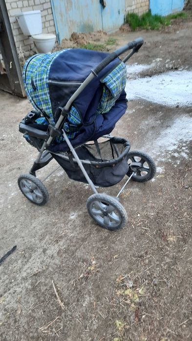 Детская коляска для ребенка