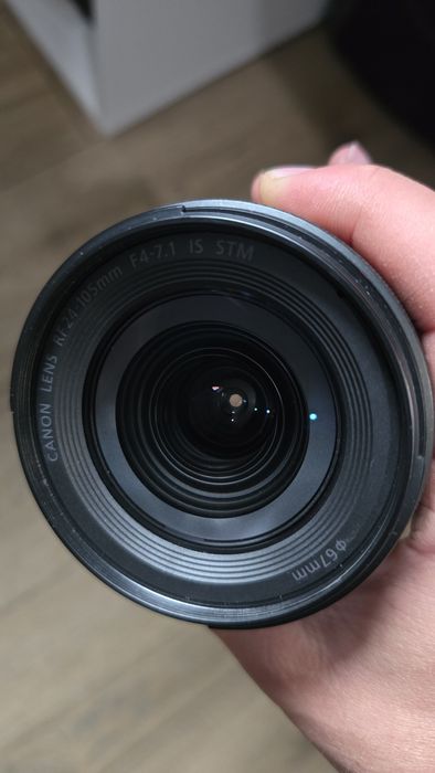 Obiectiv Canon RF 24-105mm F4-7.1 IS STM – stare foarte bună, filtru UV inclus