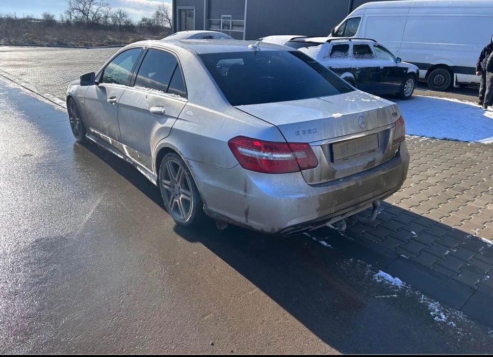 Mercedes E-Class AMG на части