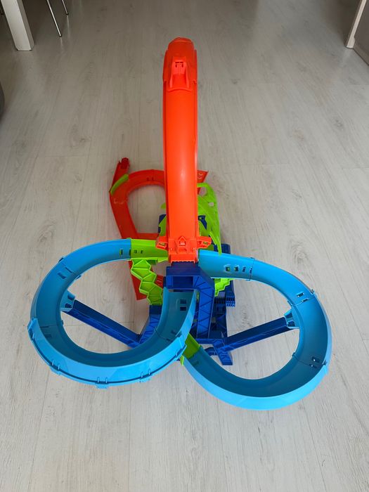 Писта Hot wheels