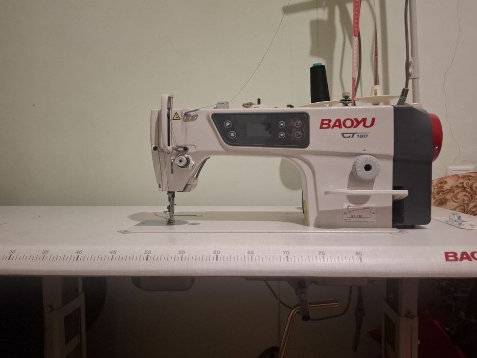 Тикув машинаси столи билан