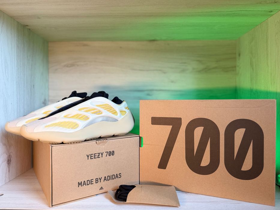 Adidas Yeezy 700 V3 Safflower