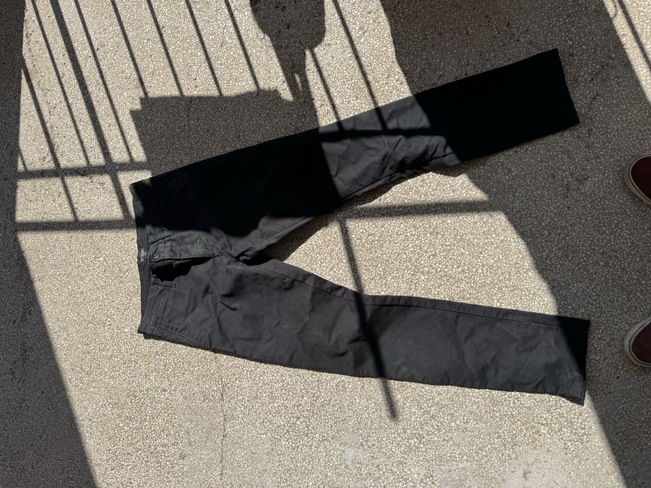 Продавам черни дънки Carhartt WIP – размер 31х34