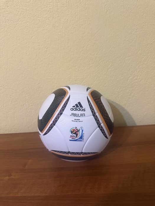 Футболни топки adidas