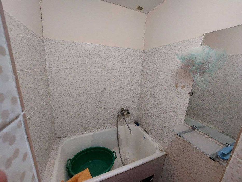 Продаю квартиру Яшнабадский р-он Панельный почта. 1в2х ком 1-этаж 42м2