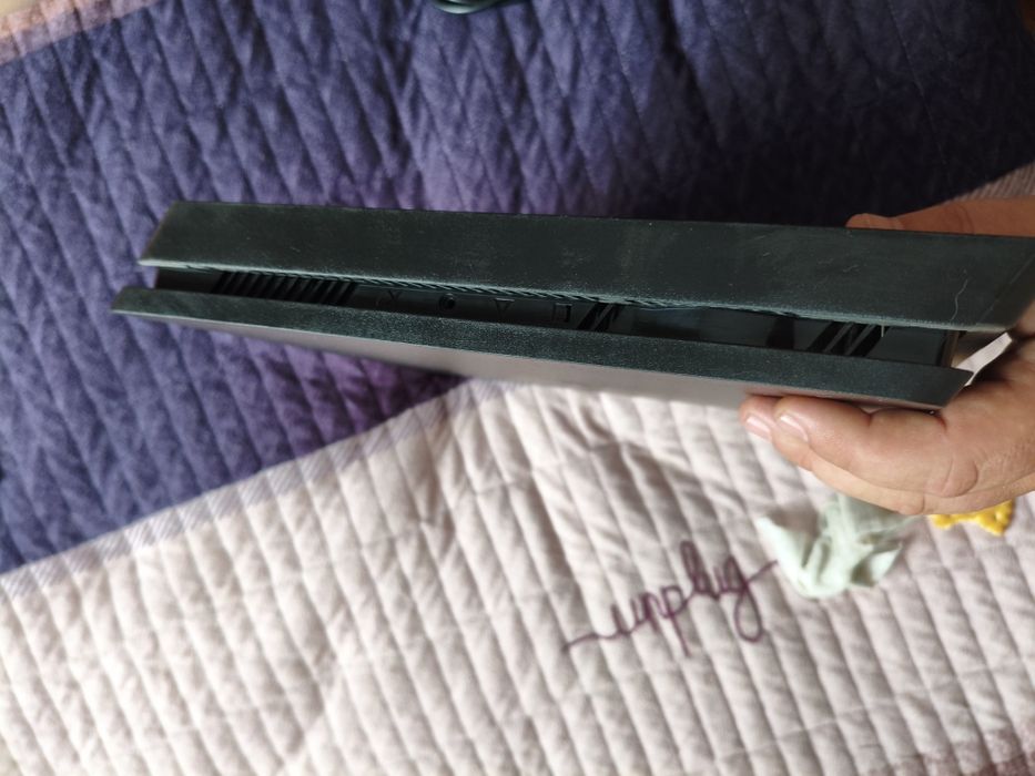 Продам плейстейшен 4 Слим 1 терабайт