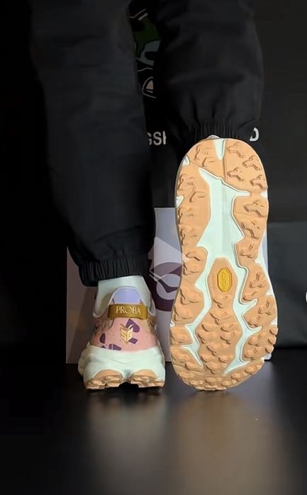 Editie limitata - Hoka Speedgoat 6 Studio Proba - NOI