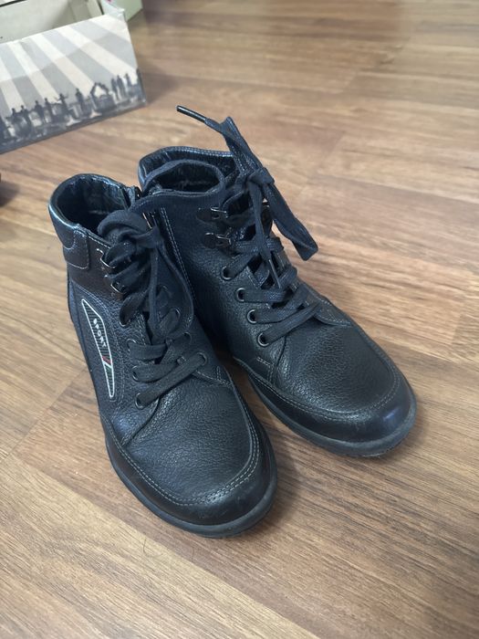 Кожаные ботинки 35 размер