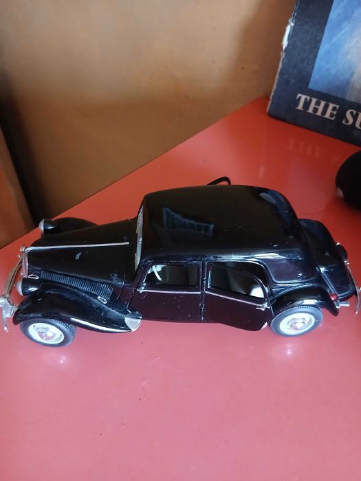 Vând Macheta Auto Citroën 15CV (1952) – Scara 1:18, Maisto