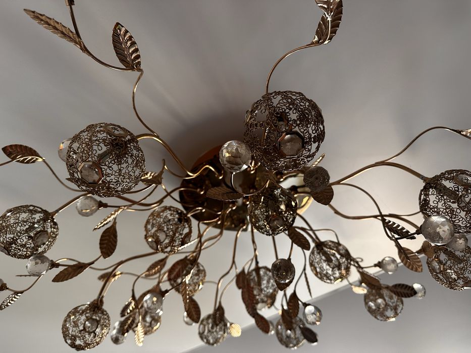 Продам люстру  ажурную