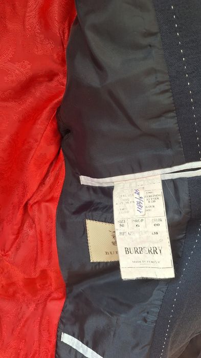 Продаются пиджаки по 2000 тг.  Б/У.