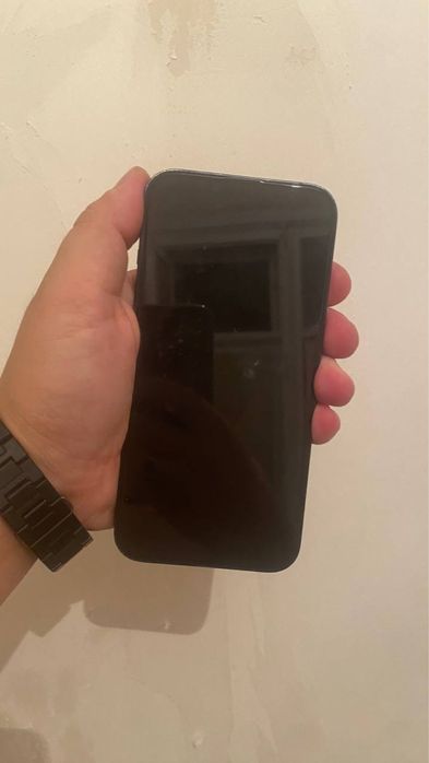 Продается IPhone  13