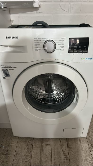 Продам стиральную машинку на зап части