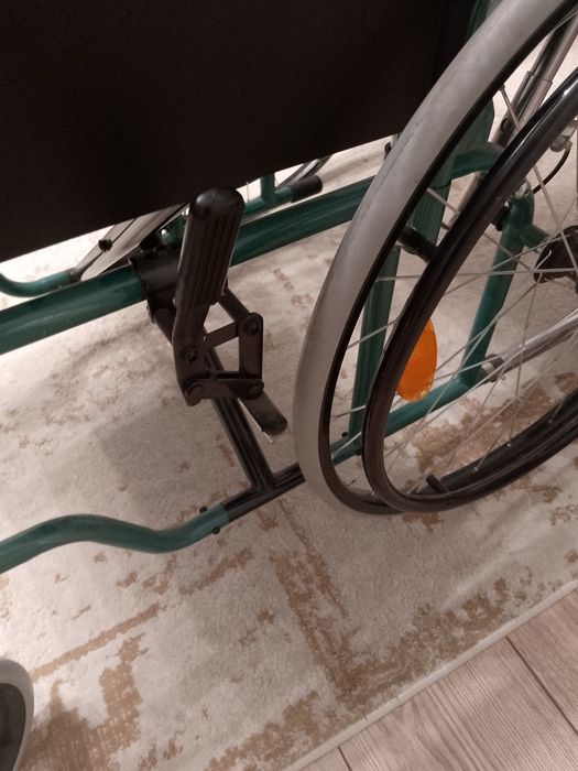 Инвалидная коляска в отличном состоянии