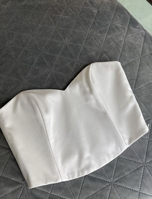 Бял костюм Radapola