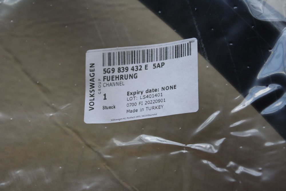 Garnituri geamuri ușă VW Golf 7 stanga & dreapta - 5G9 839 432 E 5AP