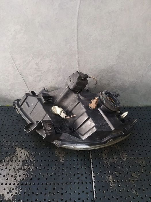 Far dreapta renault kangoo 1 kc 8200236591 89008440 89008684 89009622