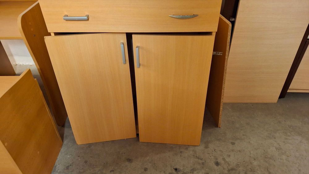 Продавам портманто и шкафове