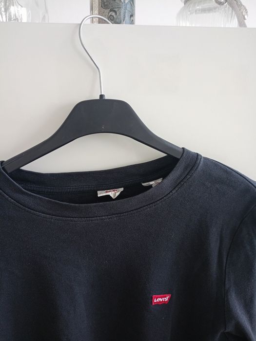 Vând bluza de corp Levis, produs de calitate superioara mărimea M.