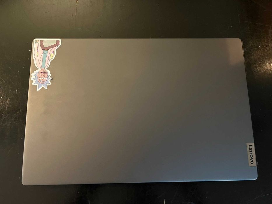 Лаптоп Lenovo 14" с алуминиев корпус и Windows 11