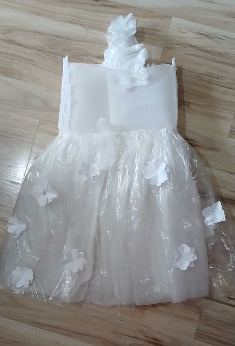 Rochie din materiale reciclabile pt fetite,mar 4-6 ani