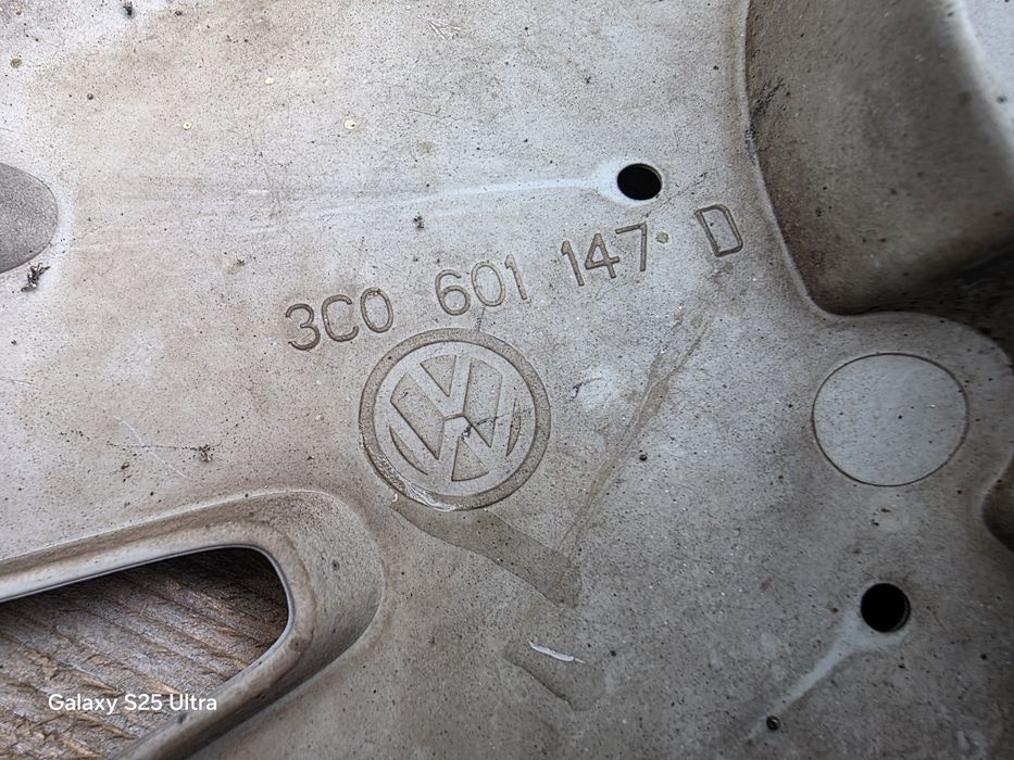 Оригинални тасове VW 16 цола