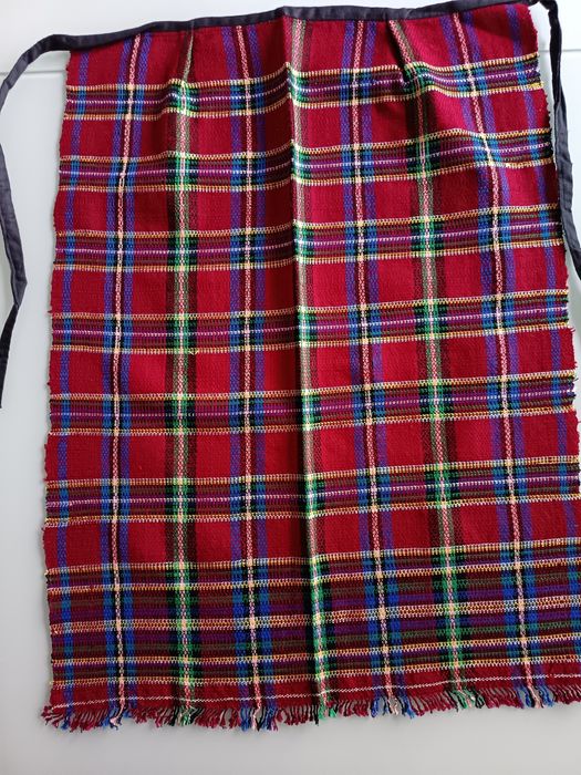 Ръчно тъкани престилки