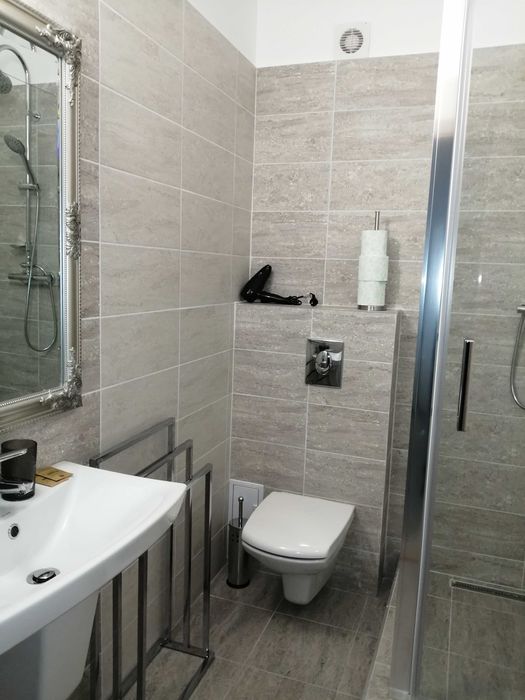 Vand apartament cu 2 camere ,proprietar