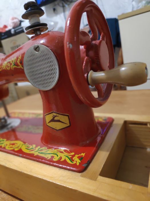 Детская швейная машинка СССР