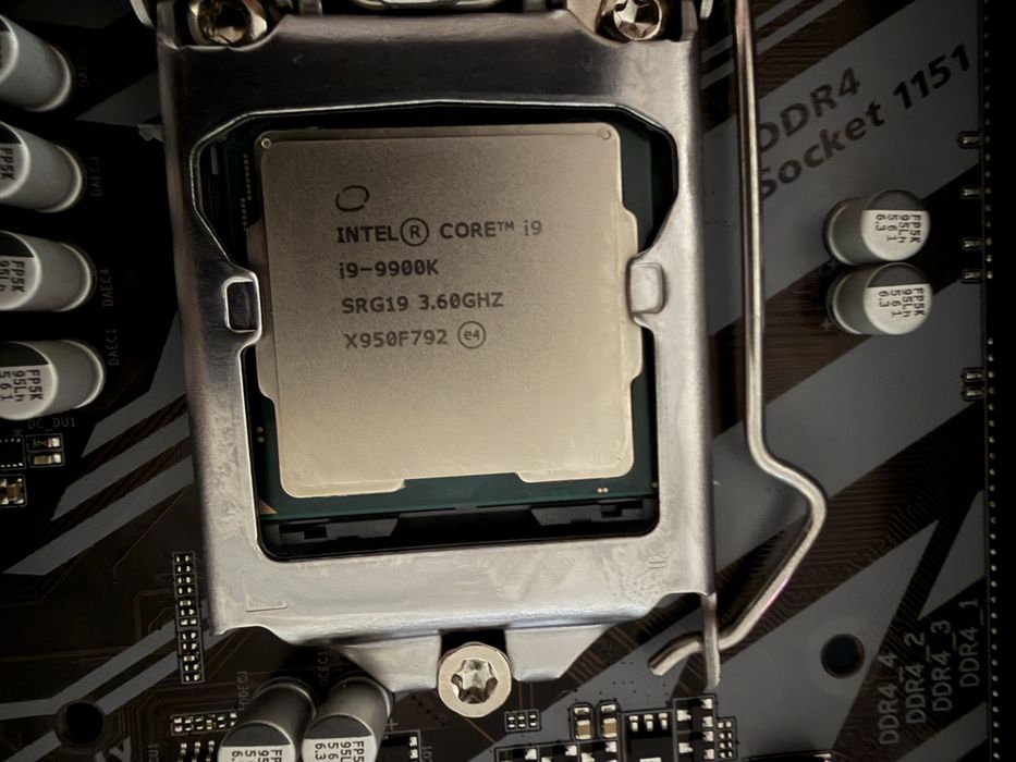Kit placa de baza + procesor I9 9900 k + RAM 32 GB
