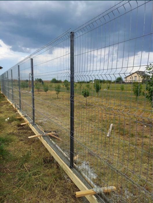 Vând garduri  din plasa bordurata
