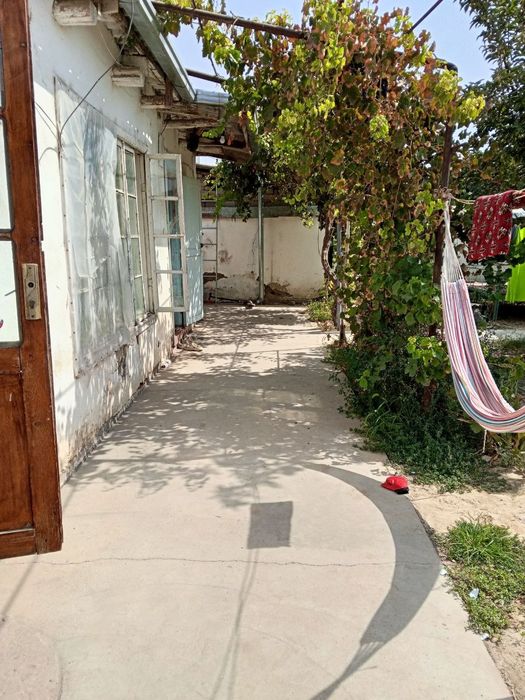 Продаю. Дом 6 соток 1 зал. И 4 комнаты баня