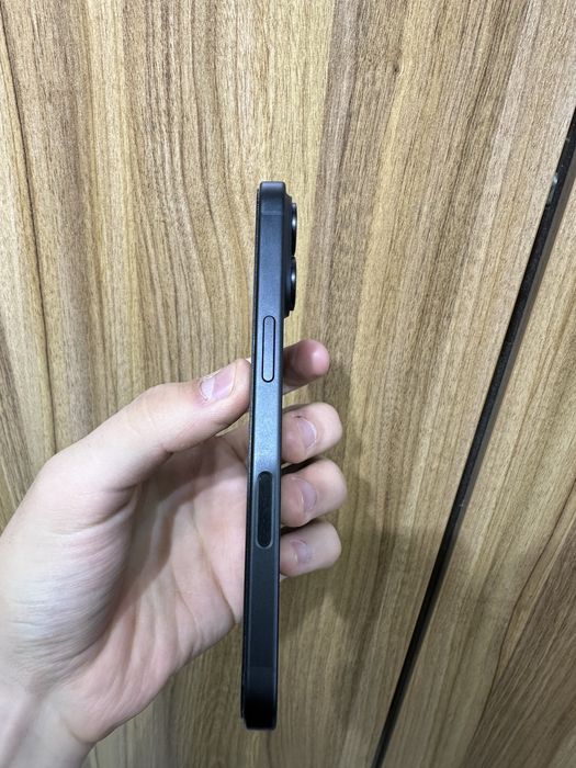 Iphone 16 black 256 gb 100% 15 sikl