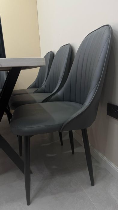 Продам Стол стулями комплект