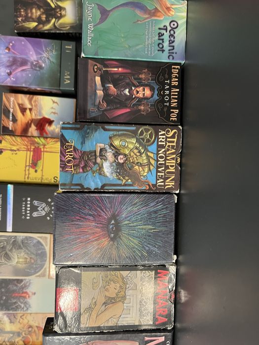 Разпродавам лична колекция таро карти