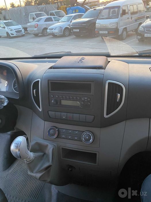JAC Sunray VAN – Катта ҳажм, юқори қувват ва ишончлилик