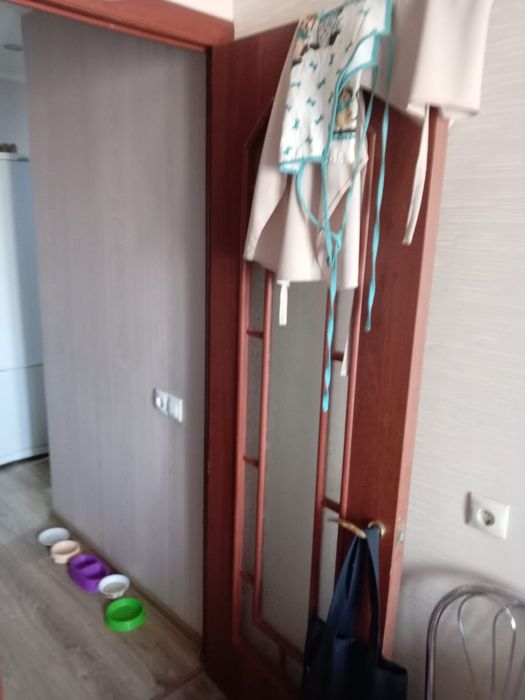 Продам двери межкомнатные и шкаф купэ